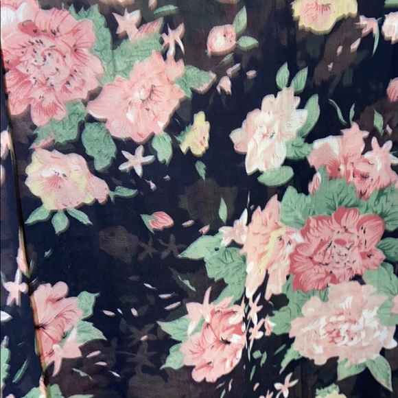 Sheer High-low Top Floral - Picture 4 of 6